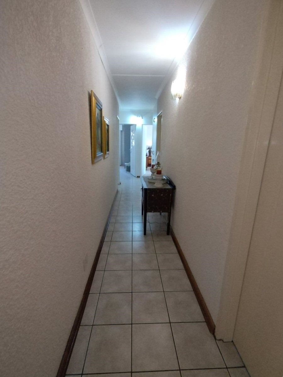 5 Bedroom Property for Sale in Wavecrest Eastern Cape